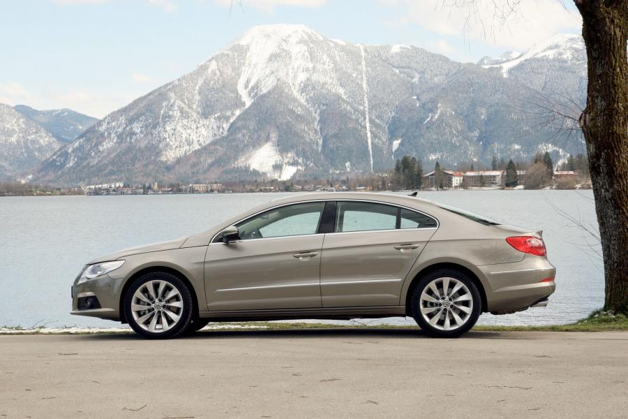  Volkswagen Passat CC 2008 года  (фото 3 из 121)